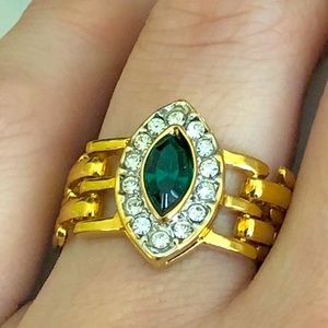 18kt Gold Plated Link Ring Green Swarovski Crystal